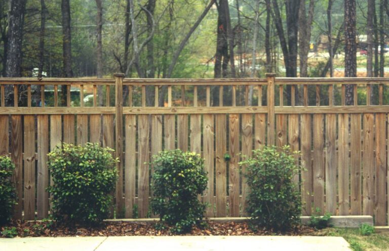 Shadow Box Fences: The Ultimate Privacy Fence - Atlanta Decking & Fence ...